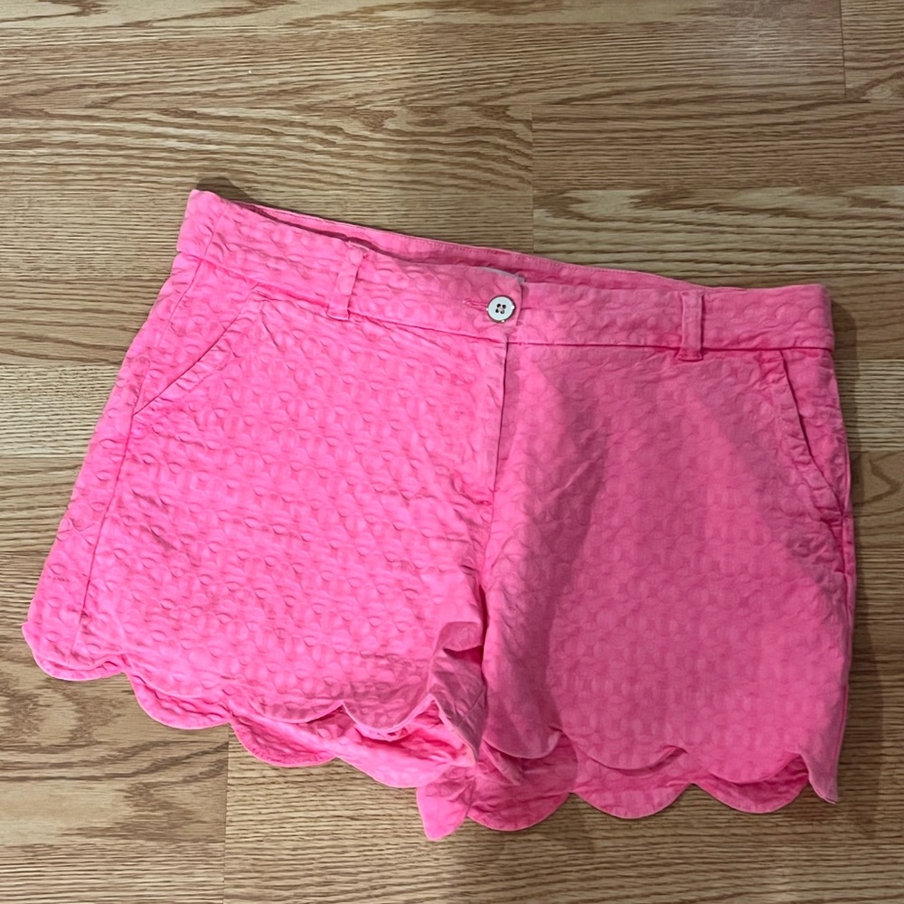Women crown and ivy Scalloped shorts